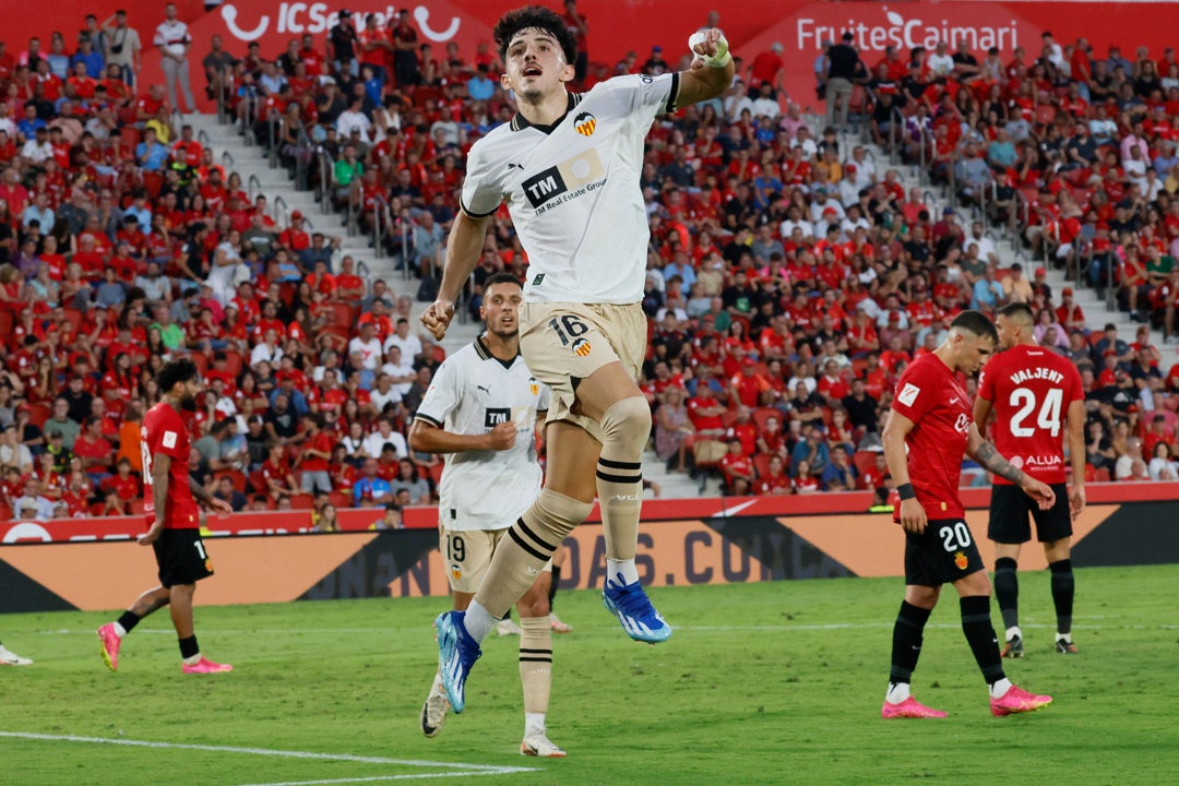 Diego López renovado hasta 2027 Diego López renovado hasta 2027