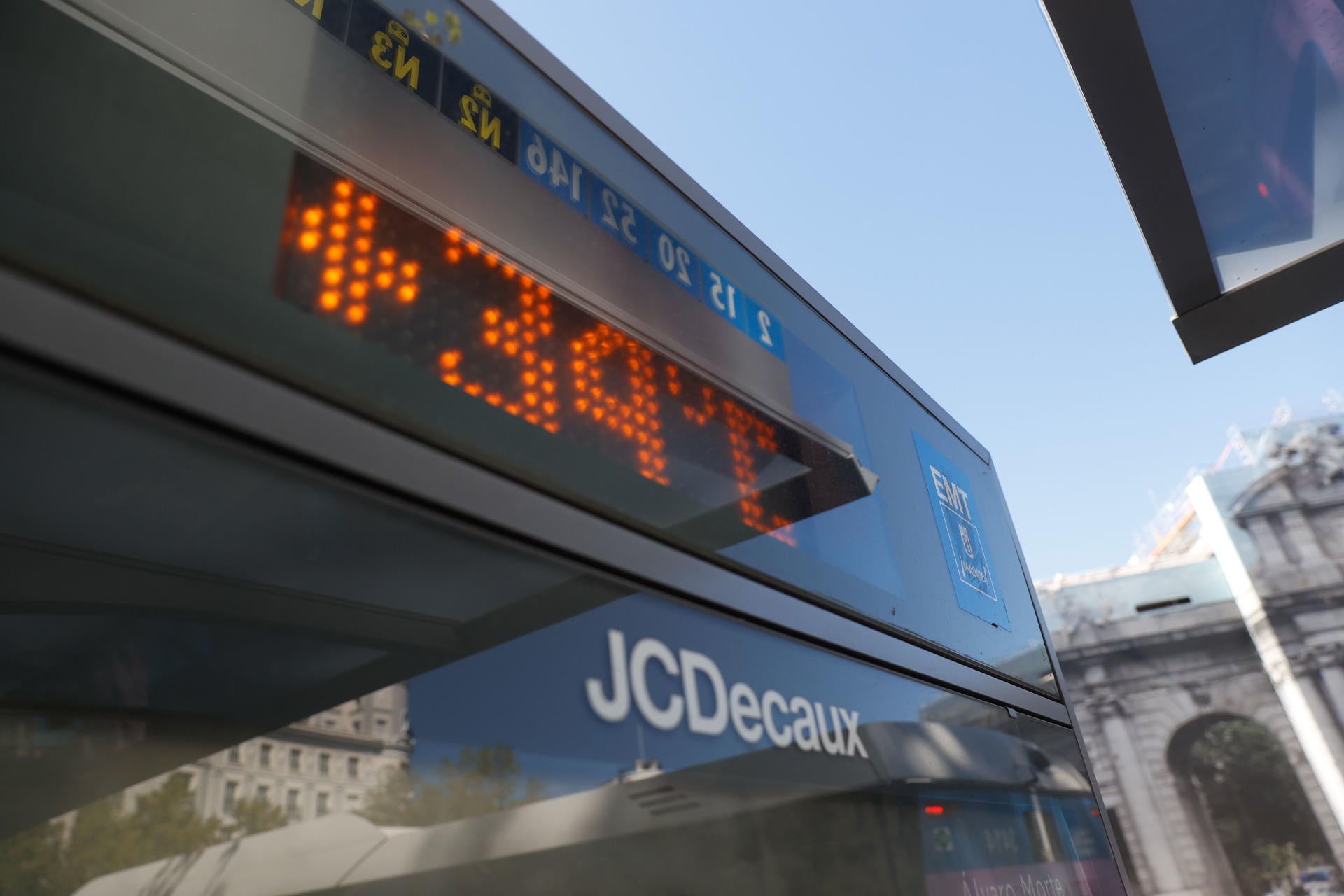 El calor se mantiene este lunes con ligeros descensos en la Península y alerta amarilla en dos provincias El calor se mantiene este lunes con ligeros descensos en la Península y alerta amarilla en dos provincias