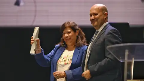 El Colectivo de Acción para el Juego y la Educación recibe el Premio Ciudad Alcalá a los Valores Cívicos "Arsenio Lope Huerta" Jacqueline Trillo recoge el Premio Ciudad de Alcalá a los Valores Cívicos en el Teatro Salón Cervantes de Alcalá de Henares
