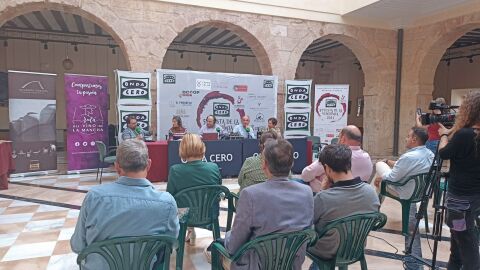 M&aacute;s De Uno desde Ayuntamiento Villarrobledo