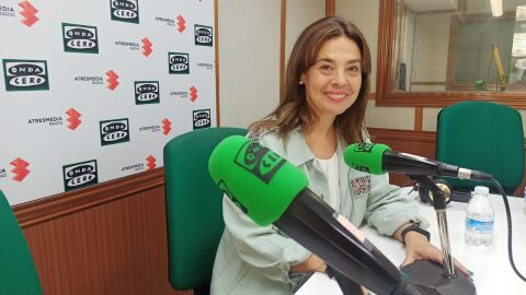 Pilar Zamora en los estudios de Onda Cero Ciudad Real