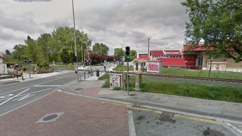Lugar donde un joven de 22 a&ntilde;os ha sido arrollado por el tren