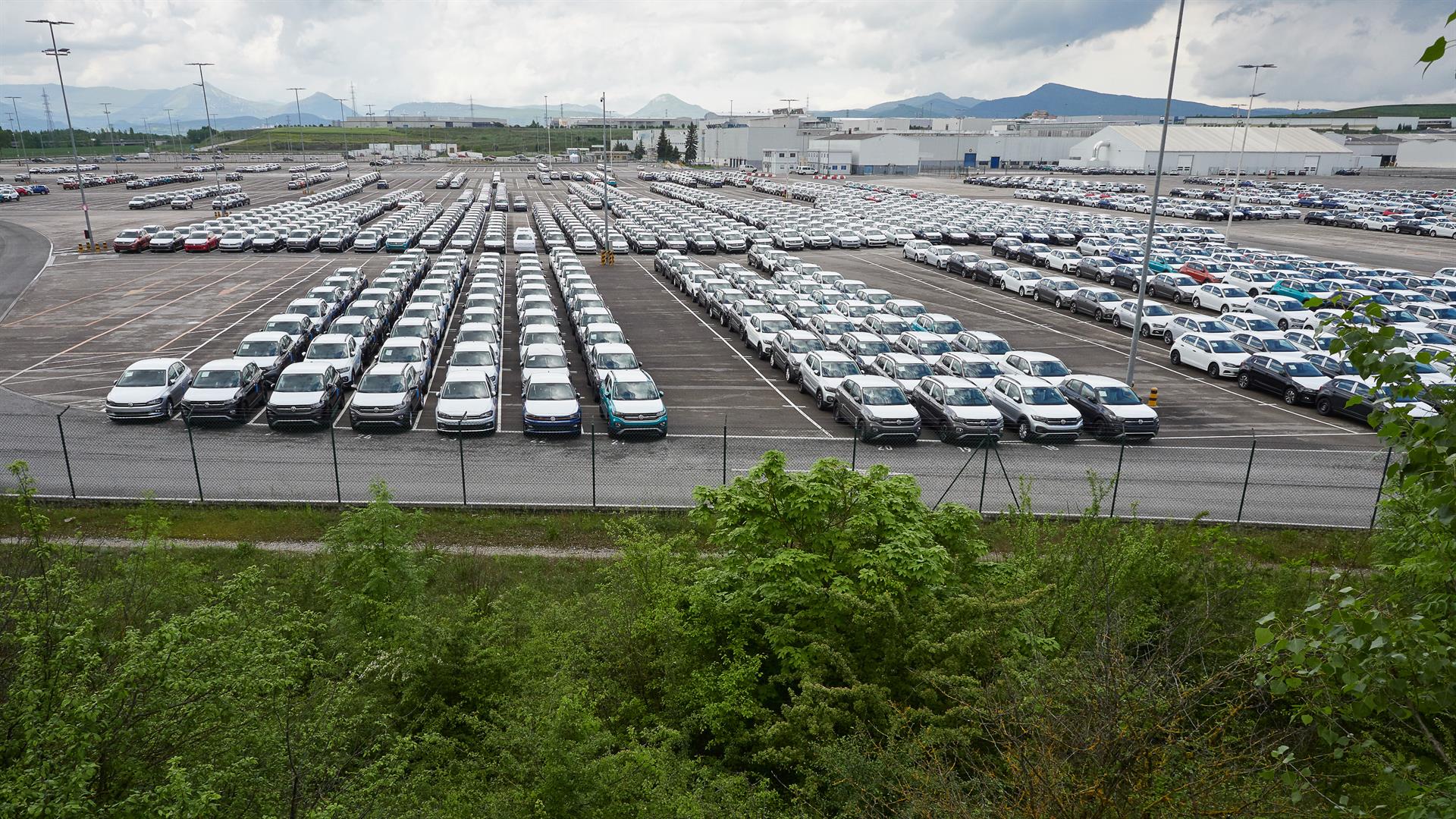 Volkswagen Navarra garantiza la recuperación del empleo fijo actual con el lanzamiento de los eléctricos Volkswagen Navarra garantiza la recuperación del empleo fijo actual con el lanzamiento de los eléctricos