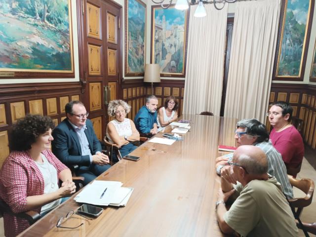 Ajuntament i veïns de La Geltrú inicien reunions per assolir un pla de millora de la convivència Ajuntament i veïns de La Geltrú inicien reunions per assolir un pla de millora de la convivència