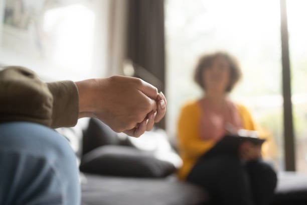El SES pone a disposición de adolescentes y jóvenes un servicio online para atender y cuidar la salud mental El SES pone a disposición de adolescentes y jóvenes un servicio online para atender y cuidar la salud mental