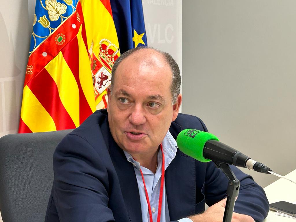 José Marí Olano tilda de "mentirosa" a Papi Robles al hilo del nuevo Mestalla José Marí Olano tilda de "mentirosa" a Papi Robles al hilo del nuevo Mestalla