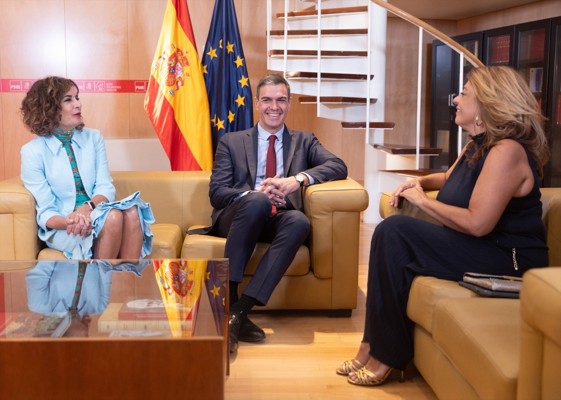 Coalición Canaria se abre a negociar con Sánchez una posible abstención Coalición Canaria se abre a negociar con Sánchez una posible abstención