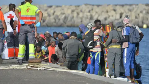 Llegan a Canarias más de 800 migrantes en las últimas 24 horas Llegan a Canarias más de 800 migrantes en las últimas 24 horas