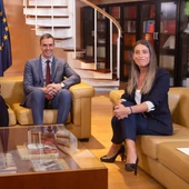El secretario de Organización del Partido Socialista, Santos Cerdán y el presidente del Gobierno en funciones, Pedro Sánchez, reciben a la diputada de Junts, Miriam Nogueras. El secretario de Organización del Partido Socialista, Santos Cerdán y el presidente del Gobierno en funciones, Pedro Sánchez, reciben a la diputada de Junts, Miriam Nogueras.