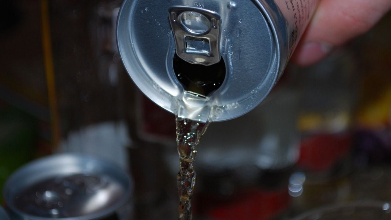 Cantabria estudia la posibilidad de prohibir la venta de bebidas energéticas a los menores de edad Cantabria estudia la posibilidad de prohibir la venta de bebidas energéticas a los menores de edad