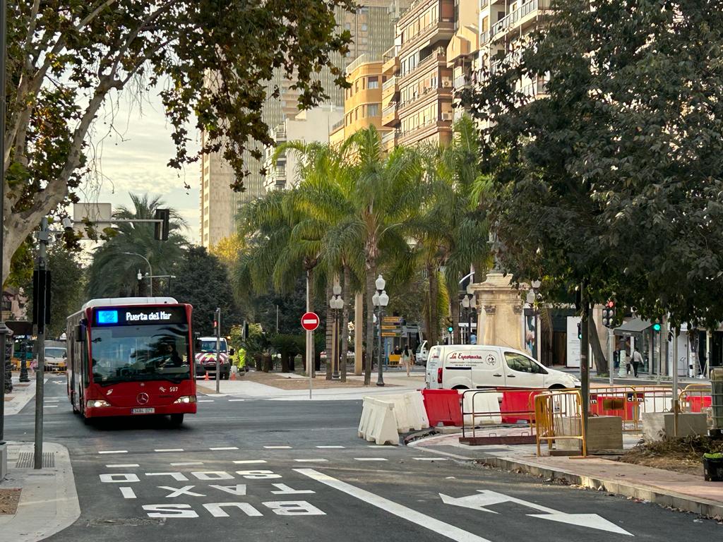Los autobuses vuelven a circular por la avenida de Federico Soto de Alicante y descongestionan la de la Estación Los autobuses vuelven a circular por la avenida de Federico Soto de Alicante y descongestionan la de la Estación