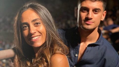 Mar&iacute;a Tawfik y su hermano
