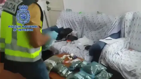 Desmantelado un punto de venta de droga que abastecía a la zona centro de Alicante Desmantelado un punto de venta de droga que abastecía a la zona centro de Alicante