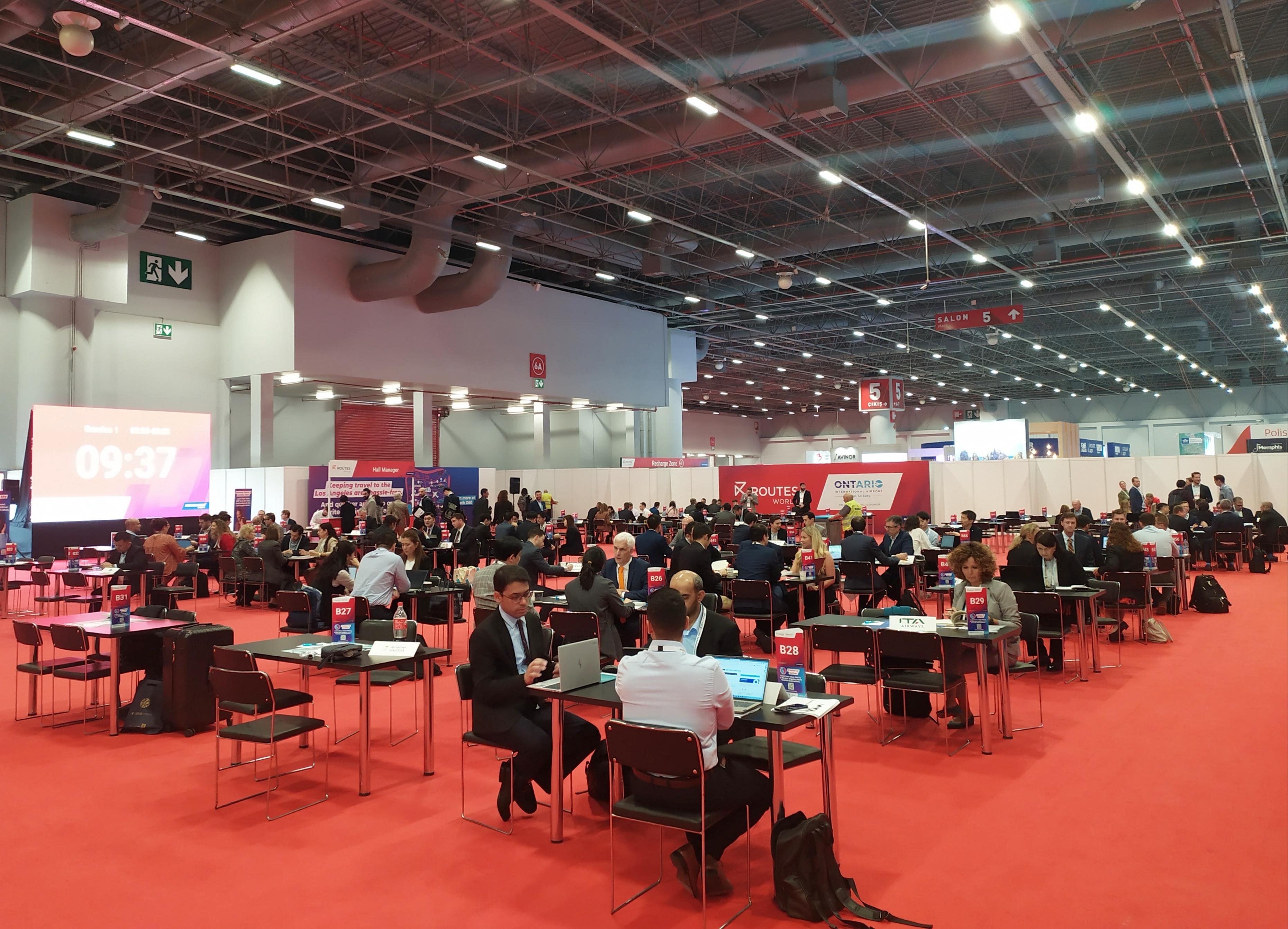 El aeropuerto de Castellón promueve nuevas oportunidades de conexión aérea en la feria 'Routes World 2023' de Estambul El aeropuerto de Castellón promueve nuevas oportunidades de conexión aérea en la feria 'Routes World 2023' de Estambul