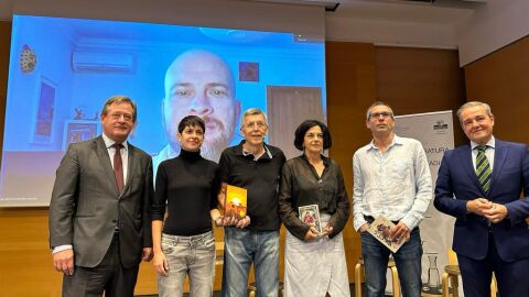 Alejandro Morell&oacute;n se lleva el Euskadi de Literatura en lengua castellana por 'El peor escenario posible'