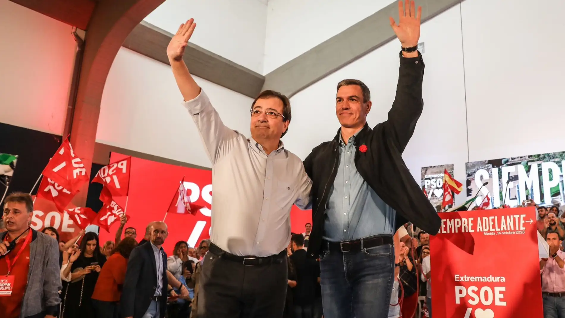 Pedro Sánchez asegura en Mérida que "dentro de poco" volverá a haber una mayoría parlamentaria del PSOE en Extremadura