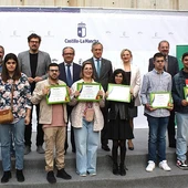 Entregan los diplomas del curso de Operaciones de Grabación y Tratamientos de Datos y Documentos Entregan los diplomas del curso de Operaciones de Grabación y Tratamientos de Datos y Documentos