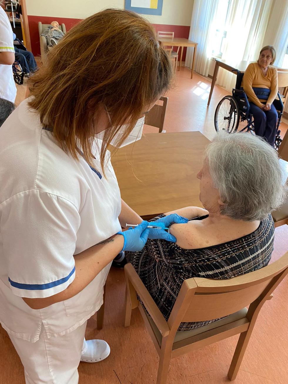 Aragón inicia con novedades la campaña de vacunación contra virus respiratorios Aragón inicia con novedades la campaña de vacunación contra virus respiratorios