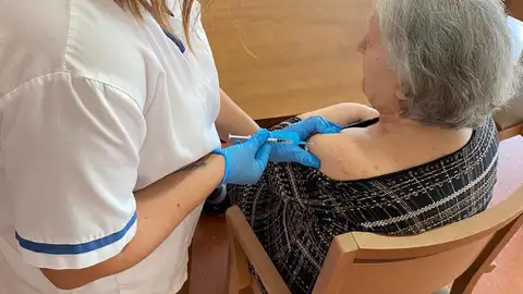 La vacunación, muy recomendable para mayores con patologías de riesgo o institucionalizados La vacunación, muy recomendable para mayores con patologías de riesgo o institucionalizados