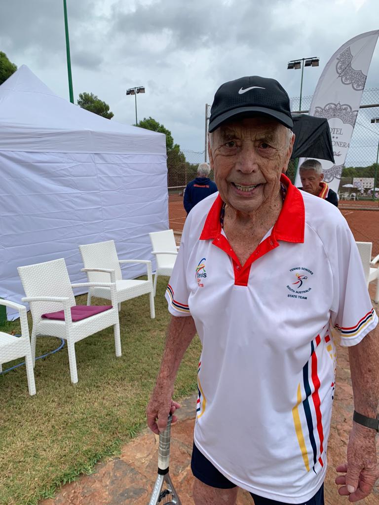 Récord histórico: un tenista de 100 años en el mundial de Mallorca Récord histórico: un tenista de 100 años en el mundial de Mallorca