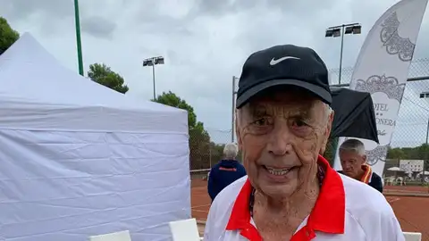 Récord histórico; Un tenista de 100 años en el mundial de Mallorca Tenis