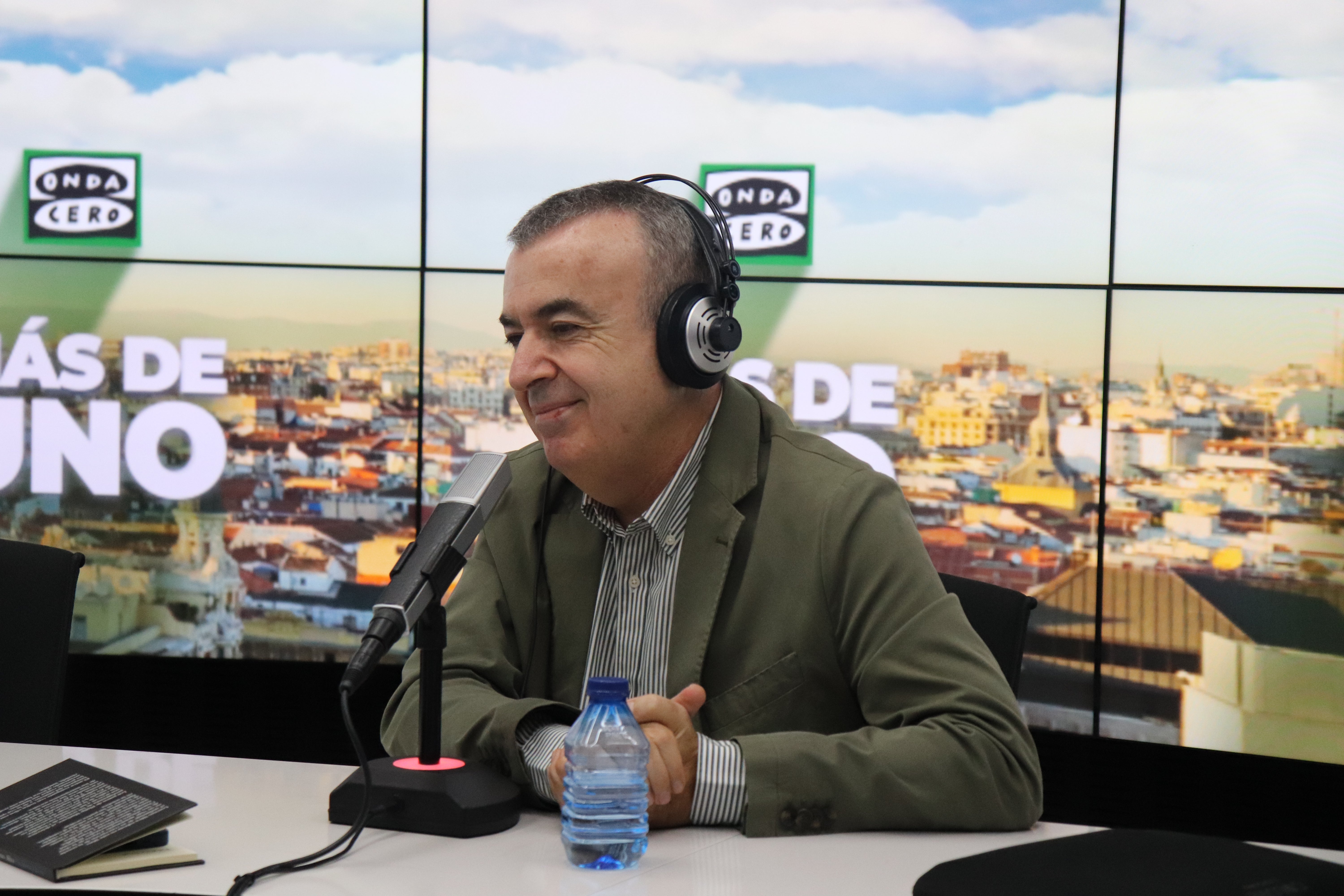Lorenzo Silva: "La novela de misterio que cuida la voz es la que me hizo escritor de novela negra" Lorenzo Silva: "La novela de misterio que cuida la voz es la que me hizo escritor de novela negra"