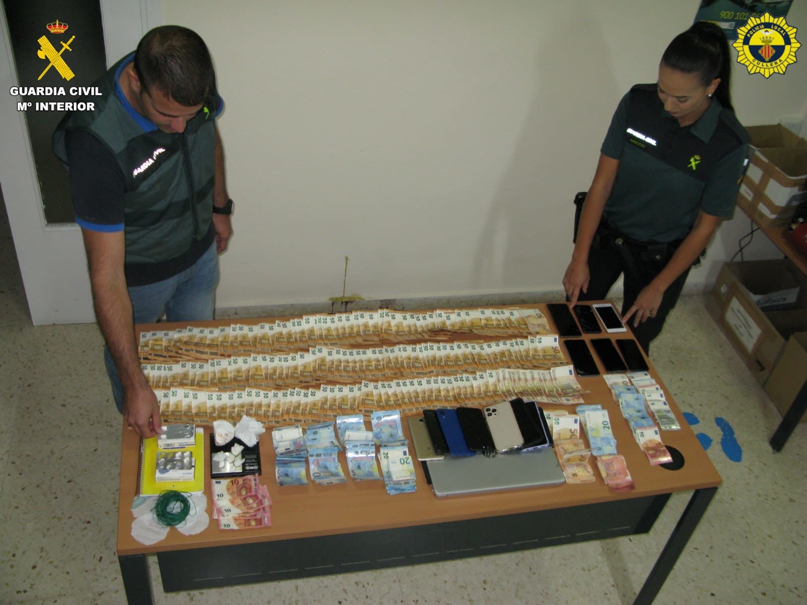Detenidas 5 personas por venta de droga en La Ribera Baixa Detenidas 5 personas por venta de droga en La Ribera Baixa