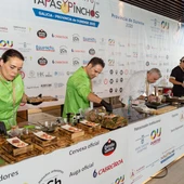 Corenta cociñeiros compiten pola mellor tapa no II Campionato de Tapas e Pinchos de Galicia Corenta cociñeiros compiten pola mellor tapa no II Campionato de Tapas e Pinchos de Galicia
