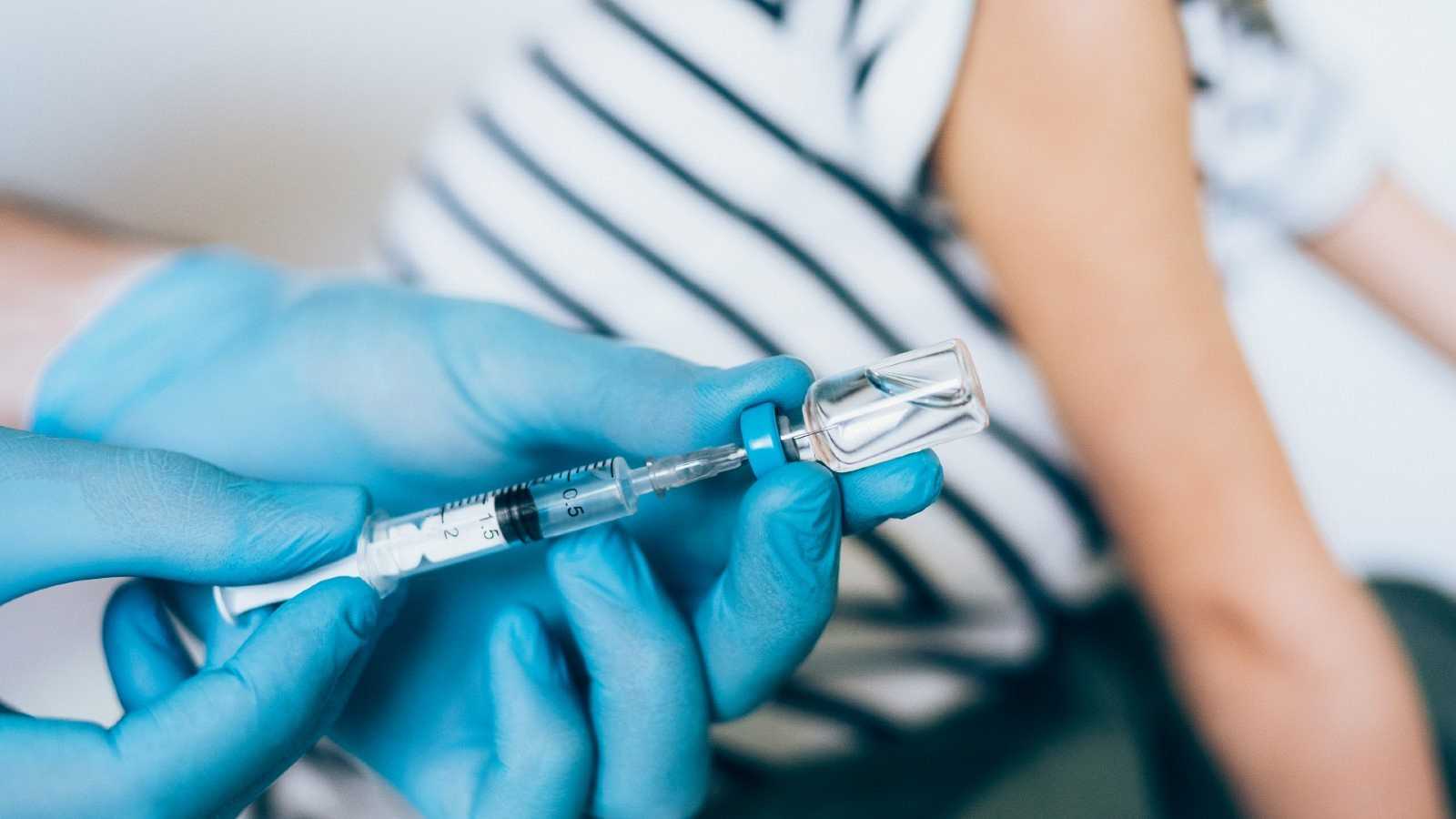 Salud Pública distribuye 90.000 dosis de la vacuna antigripal en la Vega Baja Salud Pública distribuye 90.000 dosis de la vacuna antigripal en la Vega Baja