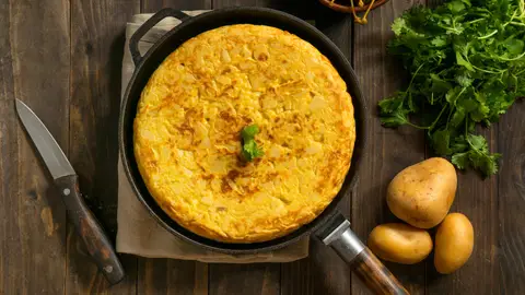 Imagen de archivo de una tortilla de patatas Imagen de archivo de una tortilla de patatas