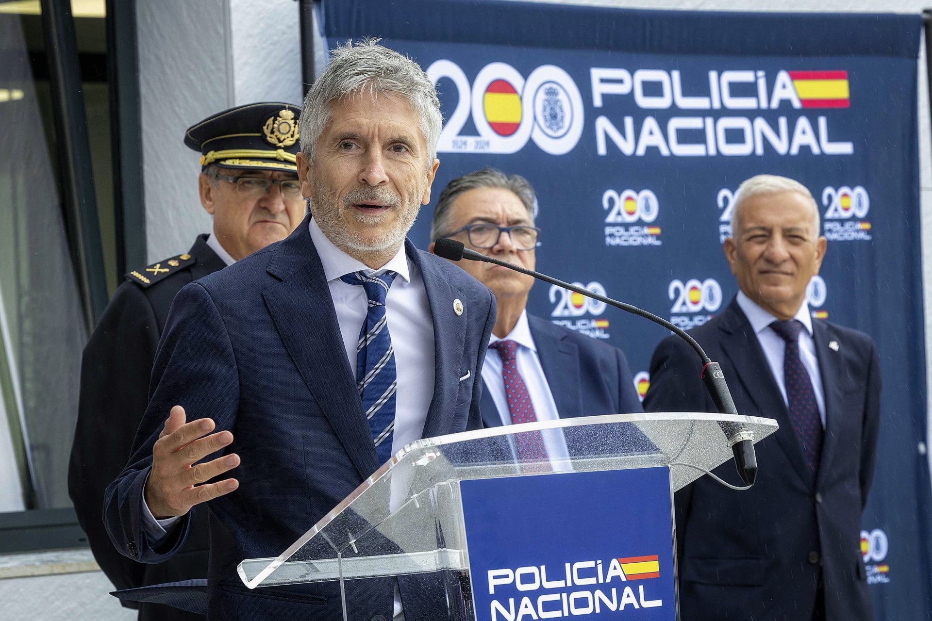 El Ministro del Interior en funciones Grande-Marlaska pide la máxima sensibilidad en el caso de las fotos de menores de Almendralejo El Ministro del Interior en funciones Grande-Marlaska pide la máxima sensibilidad en el caso de las fotos de menores de Almendralejo