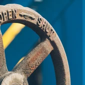 Una llave de apertura de paso Una llave de apertura de paso