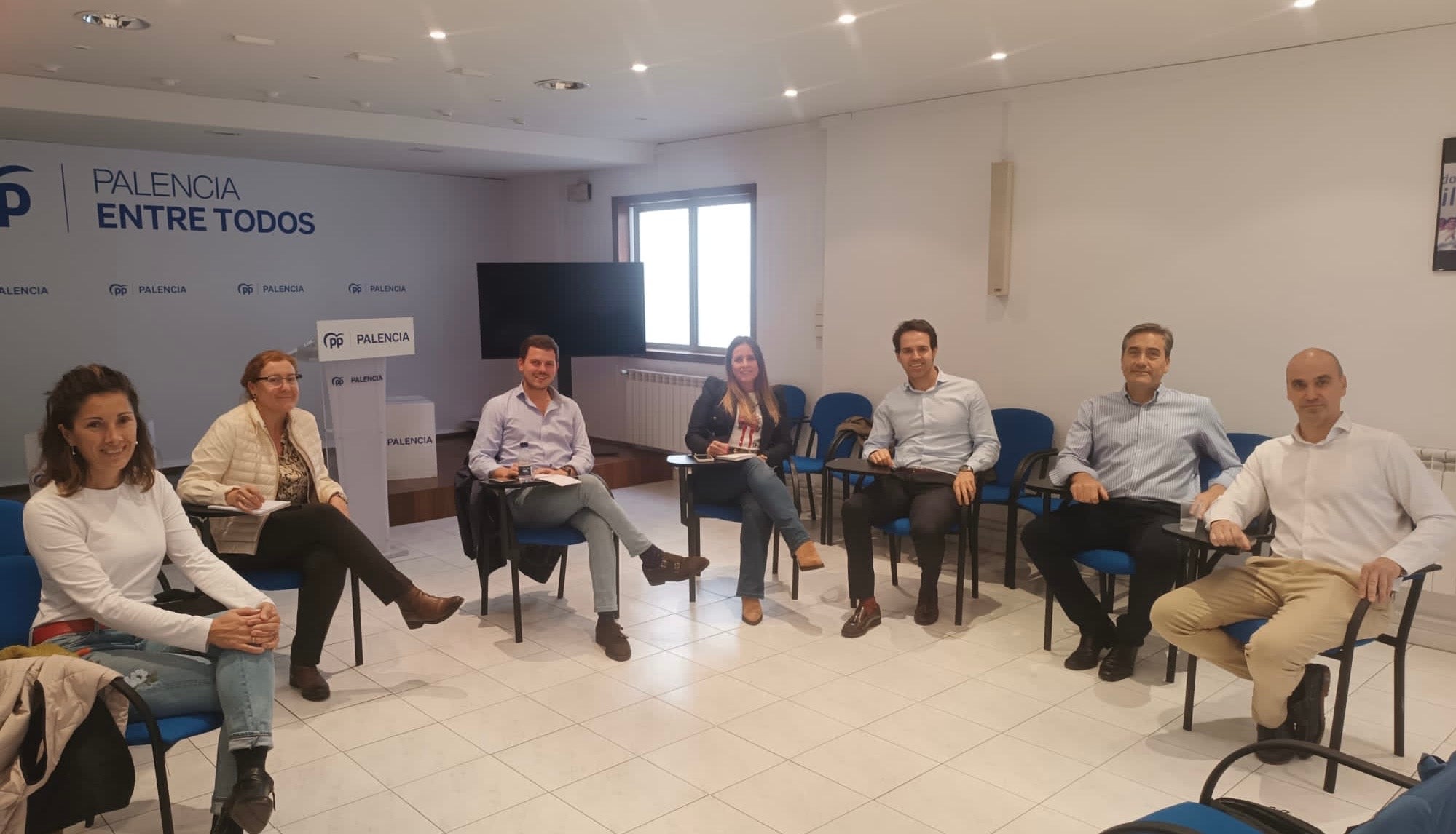El Grupo Municipal del PP muestra su apoyo a la asociación de hotelería y reclama al PSOE que no ignore sus demandas El Grupo Municipal del PP muestra su apoyo a la asociación de hotelería y reclama al PSOE que no ignore sus demandas