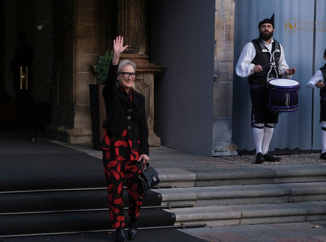 Meryl Streep baila al son de las gaitas en Oviedo Meryl Streep baila al son de las gaitas en Oviedo