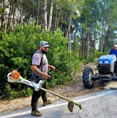 Finestrat concluye los trabajos de desbroce de caminos Finestrat concluye los trabajos de desbroce de caminos