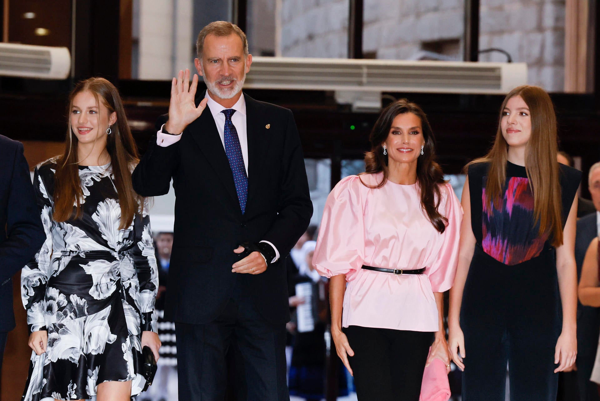 La familia real asiste al concierto por la "paz" de los Premios Princesa de Asturias La familia real asiste al concierto por la "paz" de los Premios Princesa de Asturias