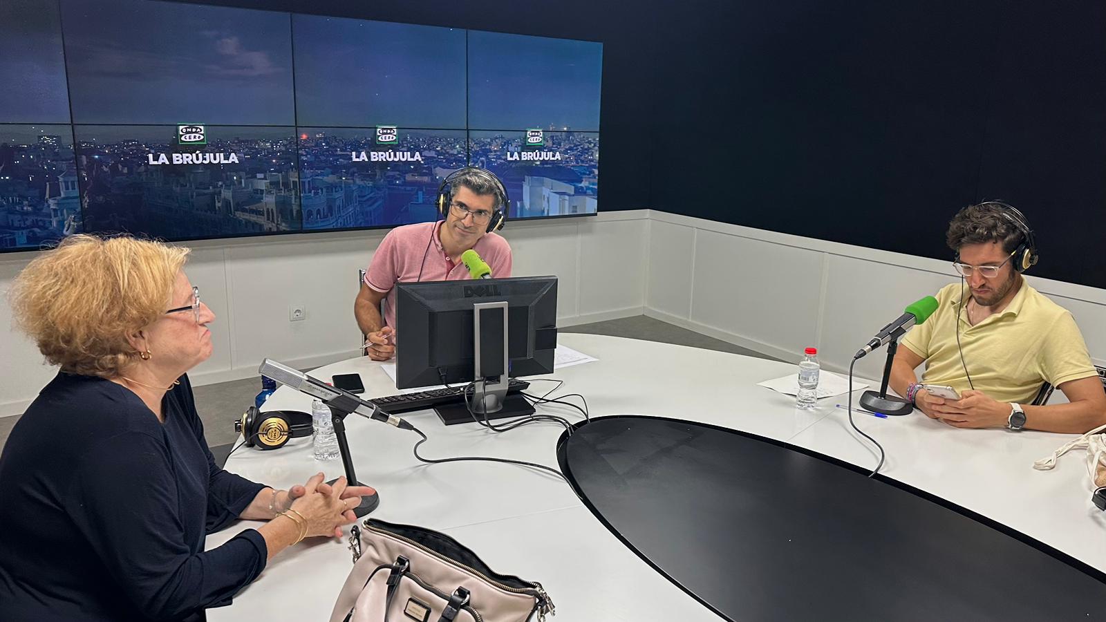 Com cada dijous, analitzem tota l'actualitat política a "La Brúixola". Avui, ho fem amb Jordi Bayer i Montse Melià Com cada dijous, analitzem tota l'actualitat política a "La Brúixola". Avui, ho fem amb Jordi Bayer i Montse Melià