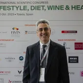 Ken Mukamal, profesor de la Facultad de Medicina y Asociado de Departamento de Nutrición en la Escuela Chan de Salud Pública de Harvard Ken Mukamal, profesor de la Facultad de Medicina y Asociado de Departamento de Nutrición en la Escuela Chan de Salud Pública de Harvard