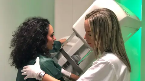 Cáncer de Mama: Hay signos que se detectan en imagen hasta cuatro años antes de presentar síntomas en buenas manos