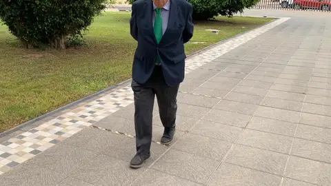 Carlos Fabra tras declarar en la causa por el campo de golf de Borriol: "Estoy tranquilo, ahora y siempre" Carlos Fabra tras declarar en la causa por el campo de golf de Borriol: "Estoy tranquilo, ahora y siempre"
