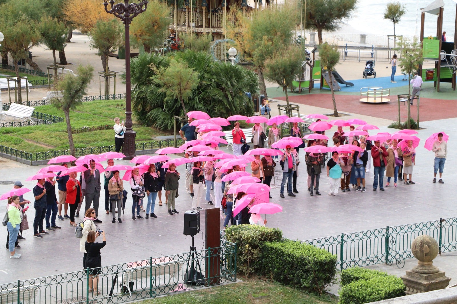 Pacientes y asociaciones reclaman su derecho a la detección precoz en el Día Mundial Contra el Cáncer de Mama Pacientes y asociaciones reclaman su derecho a la detección precoz en el Día Mundial Contra el Cáncer de Mama