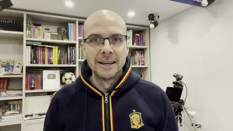 Misterchip, sobre Laporta: "Siempre desvía la atención... central lechera, caverna y ahora madridismo sociológico" Misterchip, sobre Laporta: "Siempre desvía la atención... central lechera, caverna y ahora madridismo sociológico"