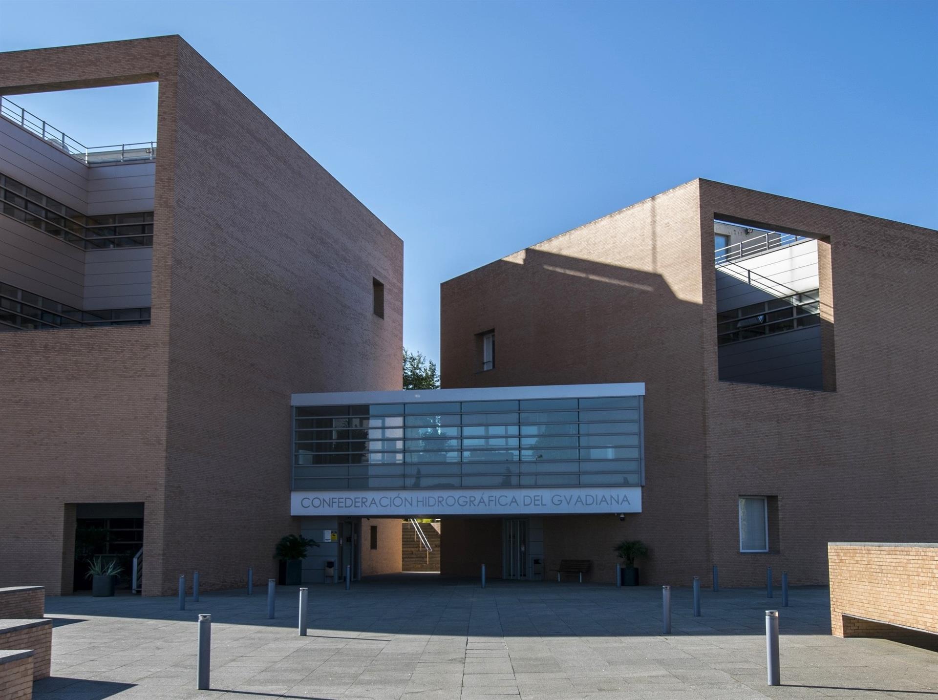La Confederación Hidrográfica del Guadiana destaca la gestión que ha permitido el ahorro de un 17,8% de agua en la zona occidental La Confederación Hidrográfica del Guadiana destaca la gestión que ha permitido el ahorro de un 17,8% de agua en la zona occidental