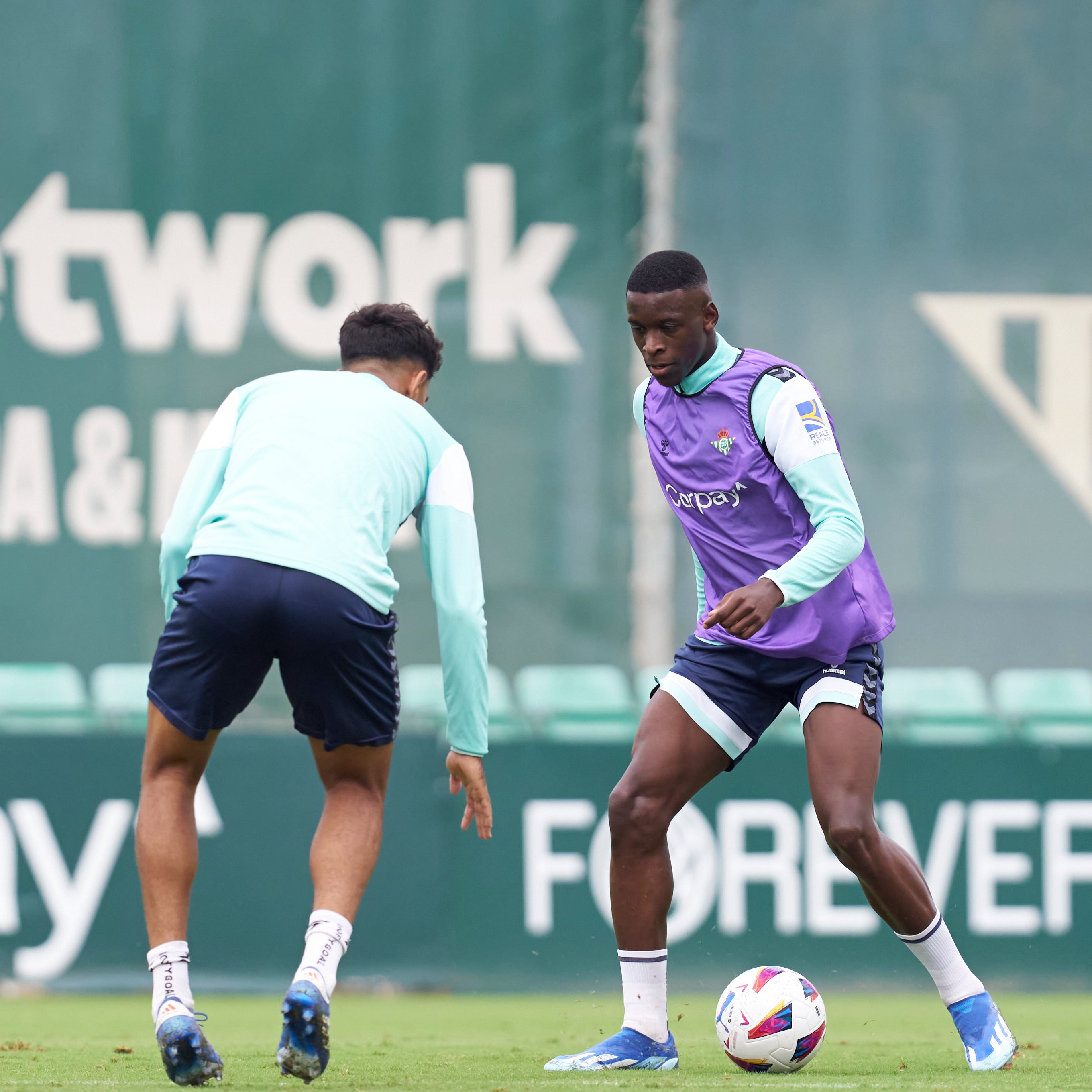 El Betis viaja a Getafe con Luiz Henrique y Pezzella será titular El Betis viaja a Getafe con Luiz Henrique y Pezzella será titular