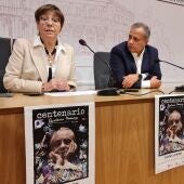 Elena Aguado y Joaquín Otero en la presentación de la producción teatral