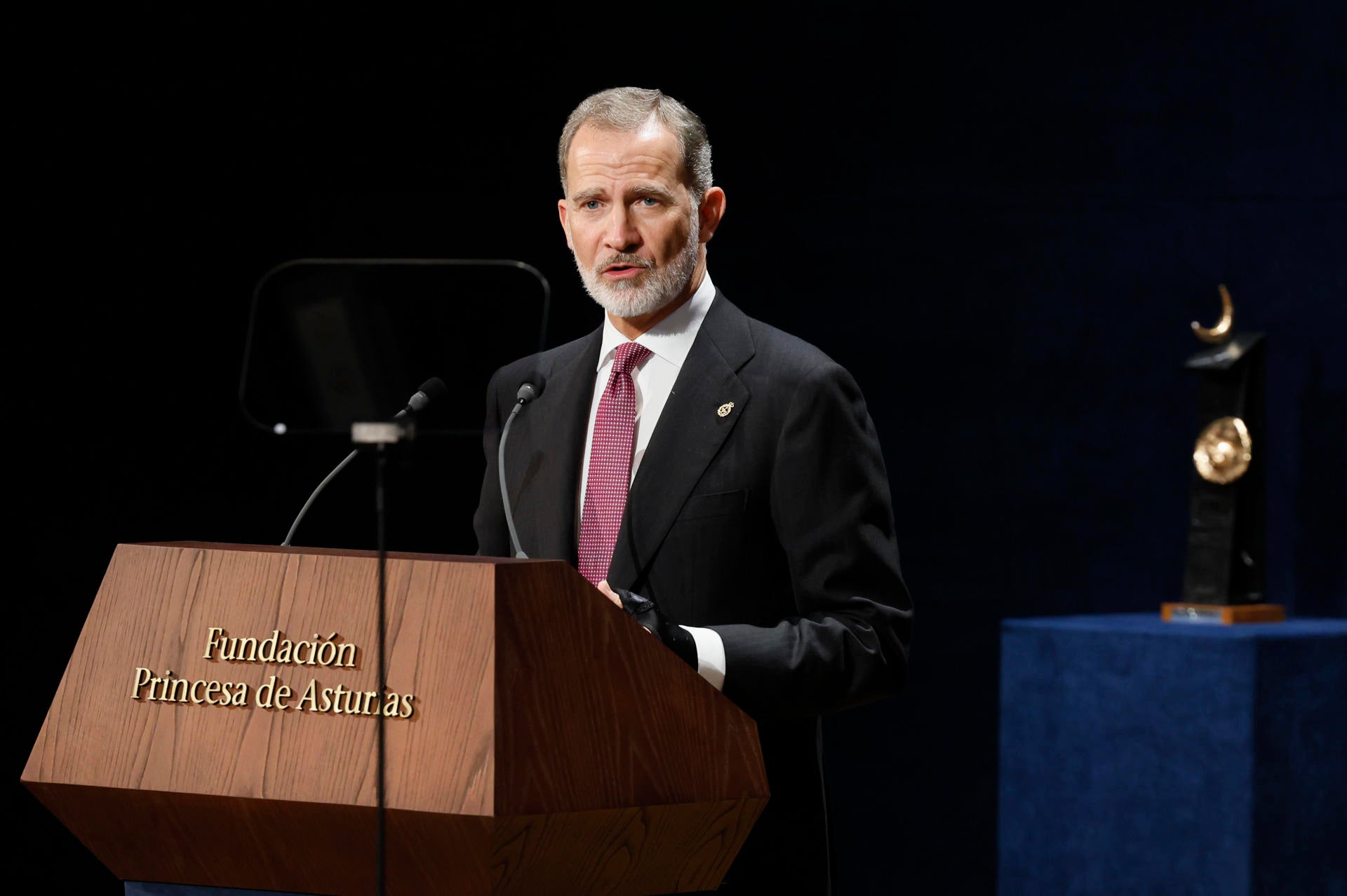 El rey Felipe IV, en Oviedo: "Las soluciones de España llegarán desde la unidad y nunca desde la división" El rey Felipe IV, en Oviedo: "Las soluciones de España llegarán desde la unidad y nunca desde la división"