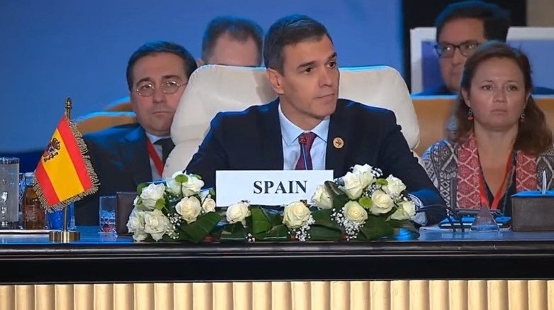 Sánchez defiende en Egipto la solución de los dos Estados de Israel y Palestina y urge a "proteger a todos los civiles" Sánchez defiende en Egipto la solución de los dos Estados de Israel y Palestina y urge a "proteger a todos los civiles"