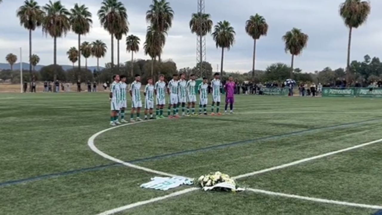 El emotivo homenaje de la cantera del Córdoba CF a su compañero Álvaro Prieto El emotivo homenaje de la cantera del Córdoba CF a su compañero Álvaro Prieto