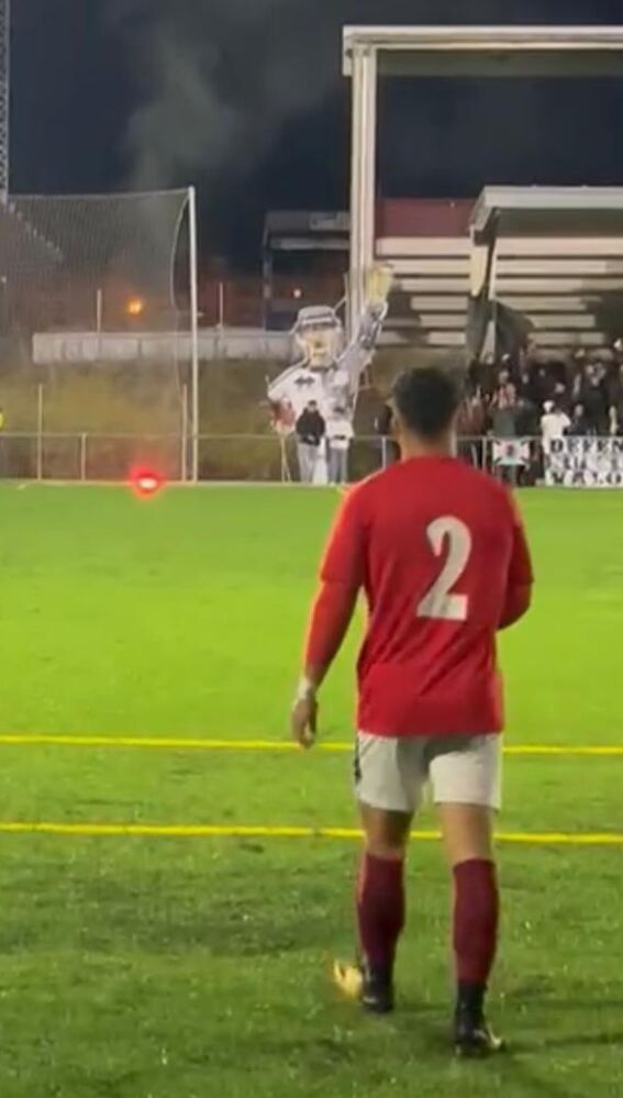 Bengala en la zona de aficionados locales en el Unionistas B - Salamanca UDS B
