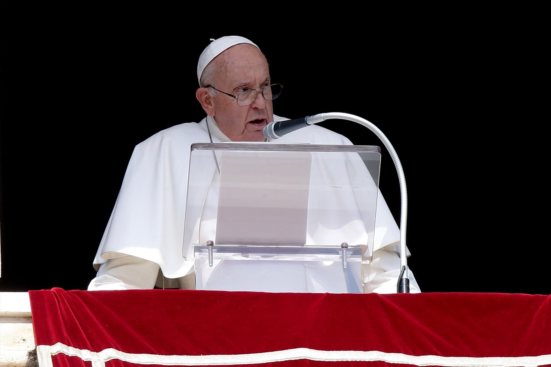 El papa lamenta la "grave situación" en Gaza y el bombardeo de una iglesia y hospital El papa lamenta la "grave situación" en Gaza y el bombardeo de una iglesia y hospital